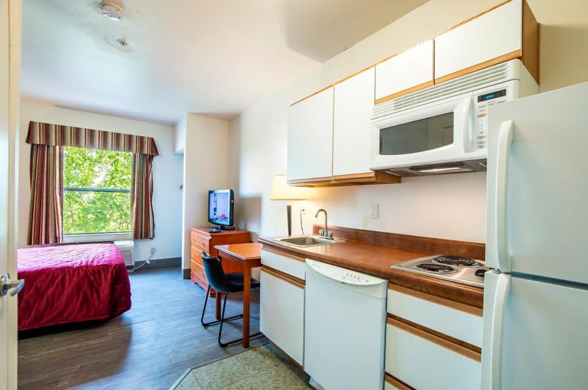 Sierra Vista Studio Apartment With Full Kitchen And King Bed Kültér fotó